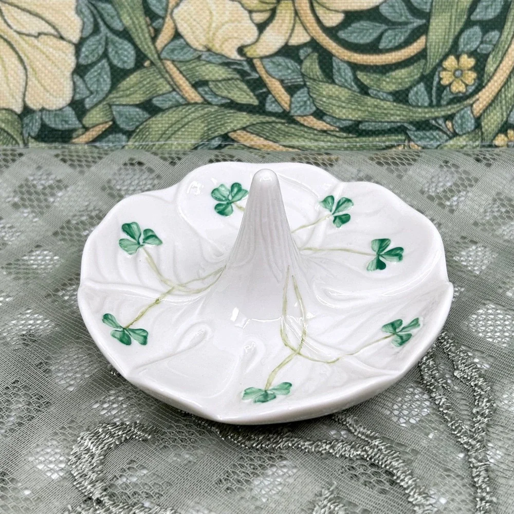 Belleek Ireland Porcelain Clover Ring Dish Green Creme Fine Porcelain Gift